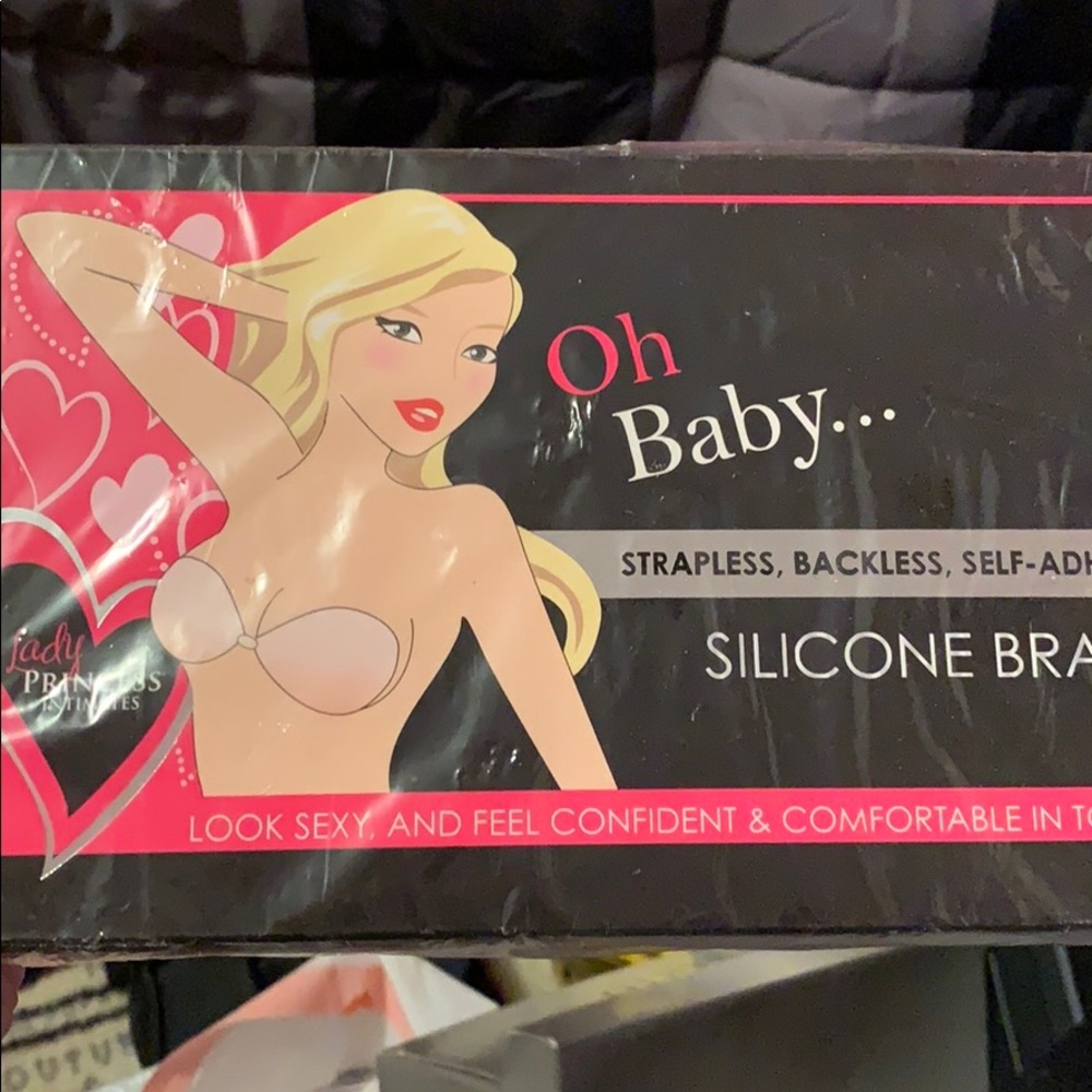 Silicone strapless bra